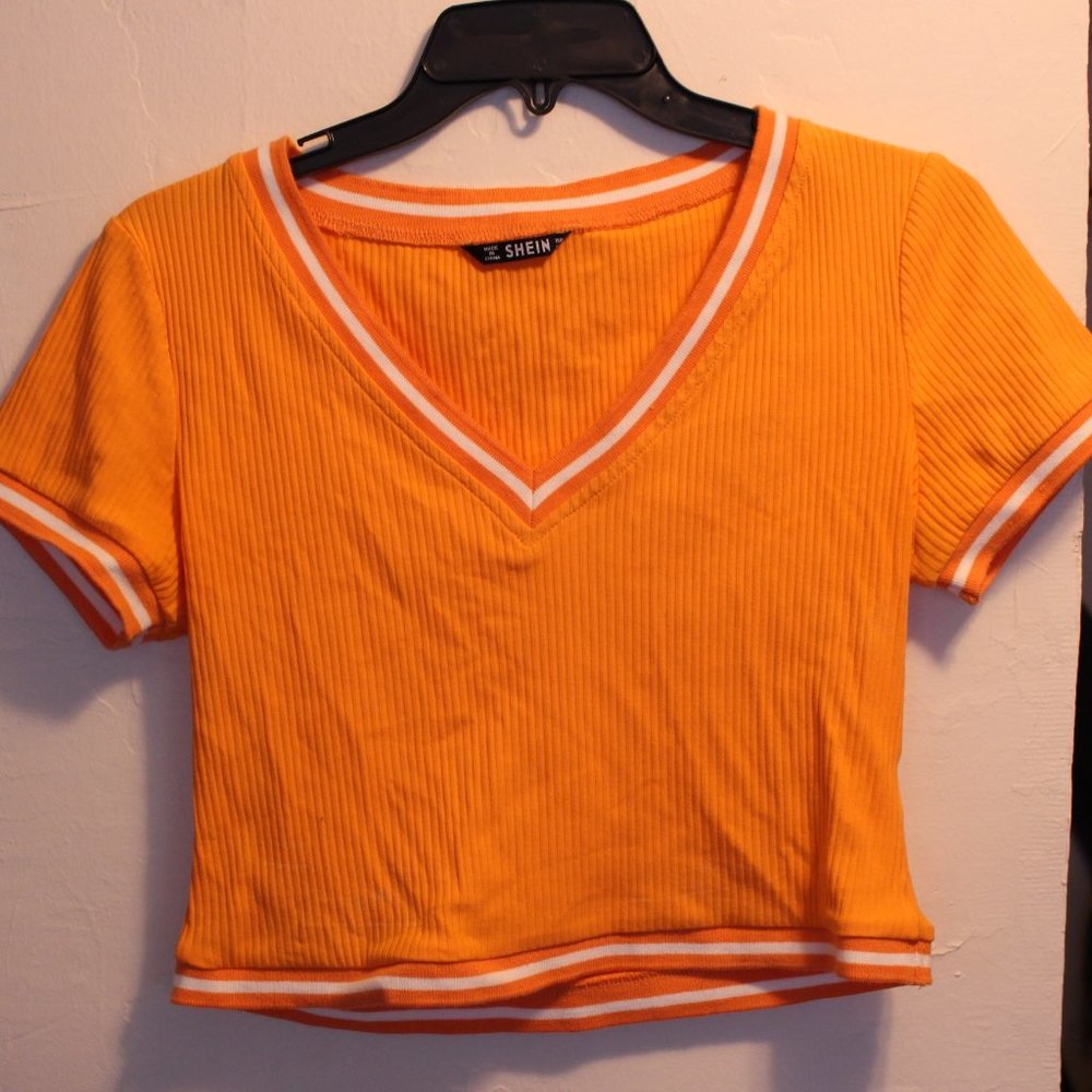 V-neck crop top